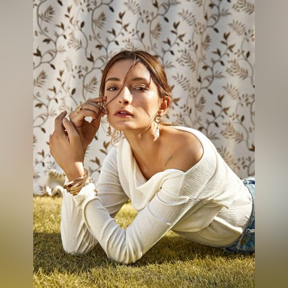 New Solid Asymmetrical Neck Tee - Picture 4 of 5